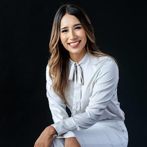 Alejandra De